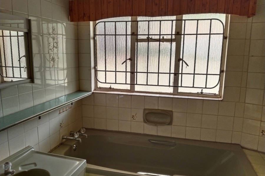 6 Bedroom Property for Sale in Hartbeespoort Rural North West